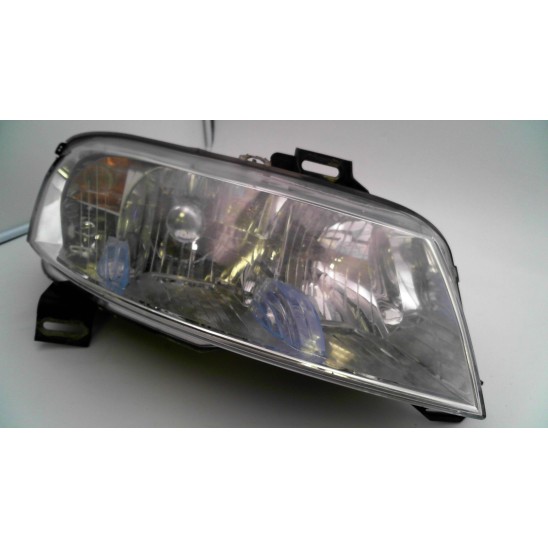 right headlamp. for FIAT Stilo (2v) 1.6 16V (77Kw) Actual Ber. 5p/b/1596cc 