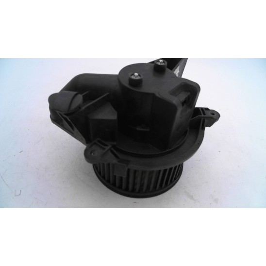 moteur de ventilation de l'habitacle par FIAT Idea (4d/2s) 1.3 16V MJ (51Kw) BlackEnergy Mnv 5p/1248cc 153230700