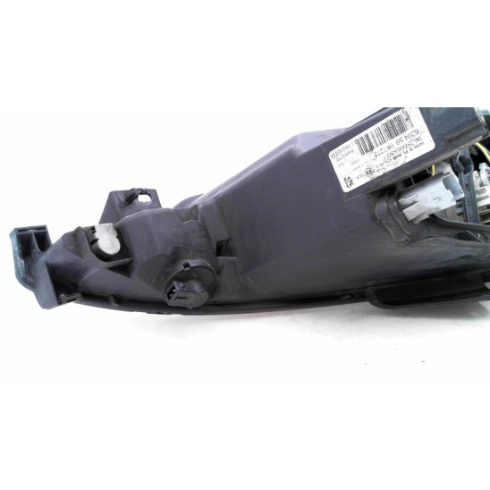 lampe frontale gauche. par PEUGEOT 206 1.4 16V Ber. 3p/b/1360cc 962866880