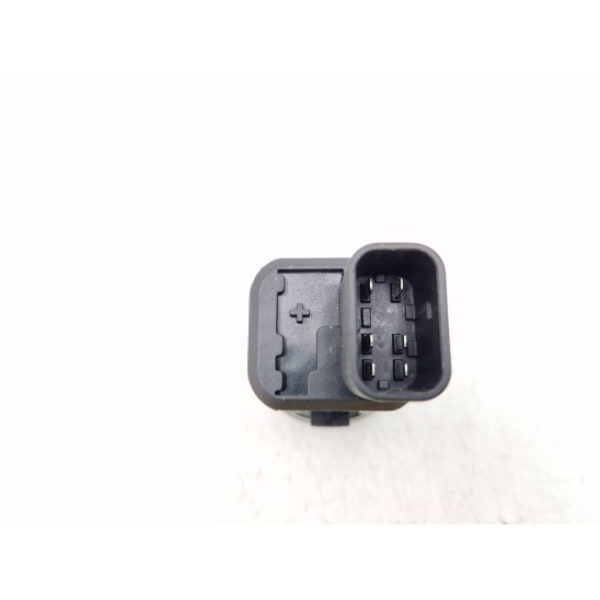 left front door window lift switch. for FORD Fusion (cbk) 1.4 TDCi Mnv 5p/d/1399cc 662292