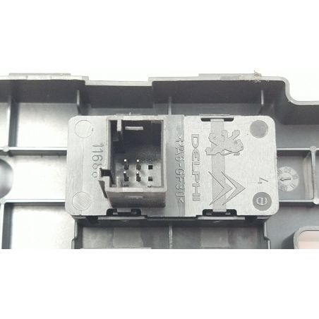 Interruptor de la ventana de la puerta delantera derecha para PEUGEOT 308 1.6 16V HDI FAP (80KW) BER. 5P/D/1560CC 96565184XT