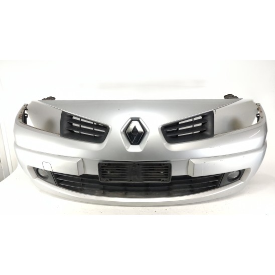 renault megane 2006-2008 paragolpes delantero plateado con faros antiniebla. para RENAULT Megane 2006-2008 