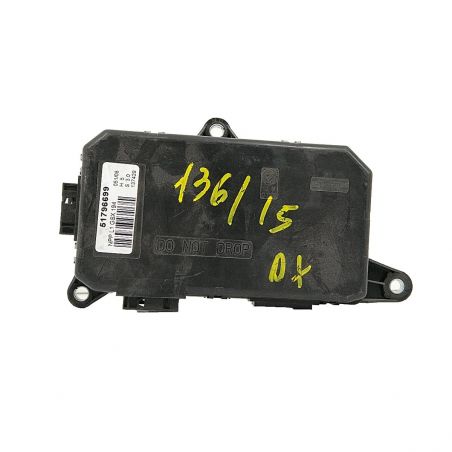 Unité de commande de la vitre avant droite par FIAT Croma 1.9 MJT 16V DYNAMIC AUT. SW 5P/D/1910CC 51796699