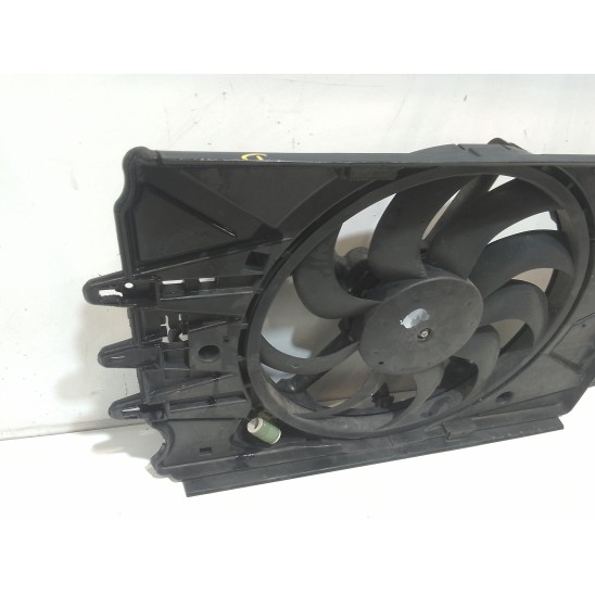 ventilateur de radiateur pour fiat 500 série l (351352) (12gt) (2012 en production) par FIAT 500 L Serie (351352) (12) 8b0642400